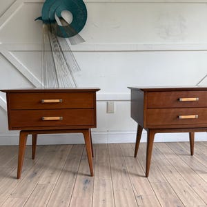 Refinished Pair of Mid Century Nightstands by Renzo Rutili for Johnson Furniture Co. c 1960&#39;s, edmund spence style nightstands, Paul Mcobb