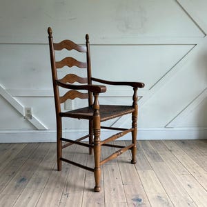Single Antique English Ladder Back Chair – Cottage Style Rush Seat Dining Chairs – Ripple Back – Rustic Farmhouse Kitchen Seating