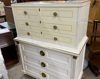 Vintage American of Martinsville White Lacquer Chest: Hollywood Regency Dresser
