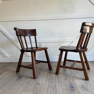 Brutalist pine Dining Chairs Set 2 Mcm Belgian 1960s Mid Century Sculptural Rustic Lodge Chairs Solid European Dutch, Hand hewn chairs