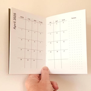 Agenda Mensal 2025-2026 em Papel Kraft Reciclado - A6/A5 - Agenda de Bolso