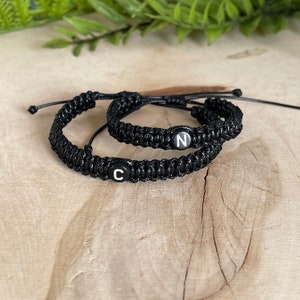 Pulsera inicial hombres, pulseras pareja iniciales, pulsera letras, pulsera cordón hombre, pulsera nombre personalizado, pulsera novio novia