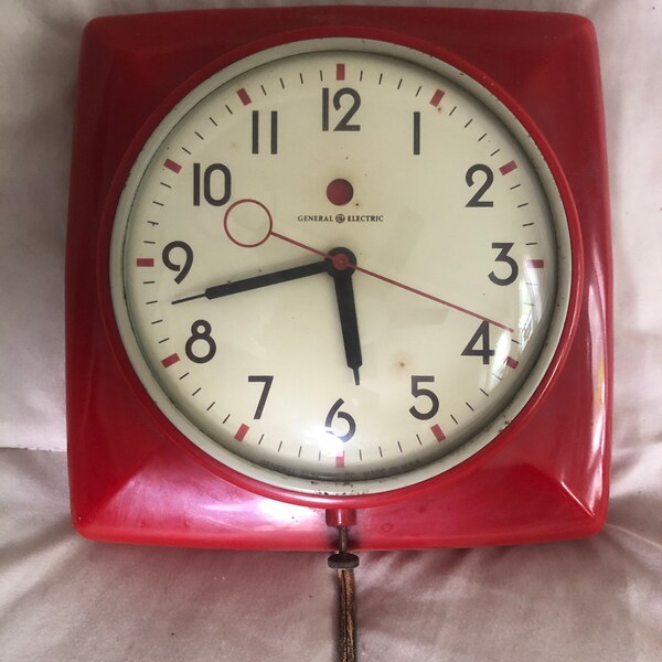 Red Clock from General Electric