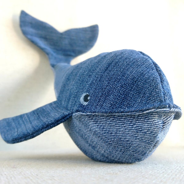 Baleine en jean recyclé - peluche