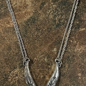 Beautiful Silver Tiger eye necklace with earrings