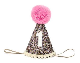Gorro de primer cumpleaños con purpurina y confeti: pompón rosa con ribete color crema