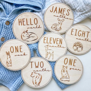 Marcadores de hitos de animales del bosque / Baby Shower / Anuncio de nacimiento de recién nacido / Accesorio fotográfico de madera grabado con láser / Regalo para bebé