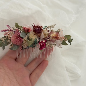 Gedroogde bloem grillige wilde bloem diep roze mauve boho bruid bruiloft haar kam haarspeld, haaraccessoire bewaarde bloem sierlijke eeuwige