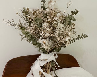 Everlast Dried Flower Arrangement, White Ivory Green Fern Eucalyptus, Daisy Wedding Bouquet