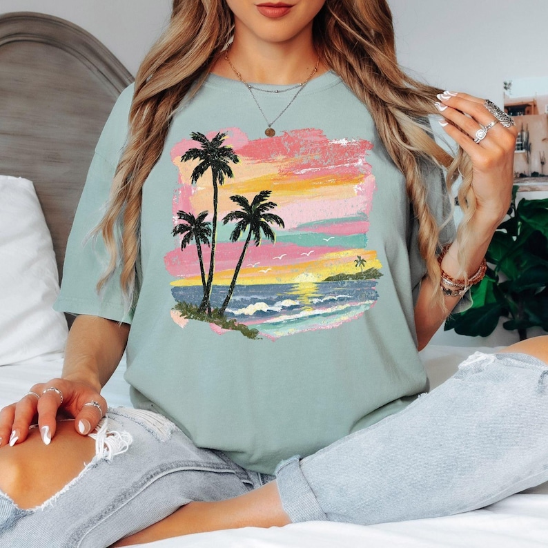 Comfort Colors® Sunset Beach Shirt, Palm Tree Shirt, Coastal Shirt, Summer Vacation Shirt, Tropical Ocean Graphic Shirt, Unisex Beach Shirt 画像 5