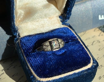 Art Deco 14K White Gold & Diamond Ring (Size 8.25 US) | Antique Diamond Ring | Art Deco Diamond Ring | 1920s Diamond Ring | Round Diamond