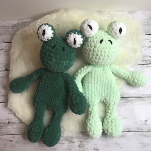 Frog to cuddle, crocheted cuddly toy