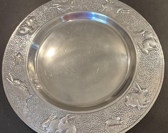 Bandeja redonda para servir Arthur Court, plato decorativo con diseño de conejos, 1980, 35,5 cm (14 pulgadas)