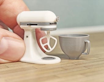 Batidora de pie en miniatura para casa de muñecas - Escala 1:12