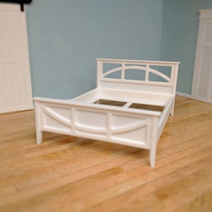 1:24 Miniature bed , dollhouse bed, modern dollhouse, bedroom, queen bed, diorama, 1/24 scale doll furniture