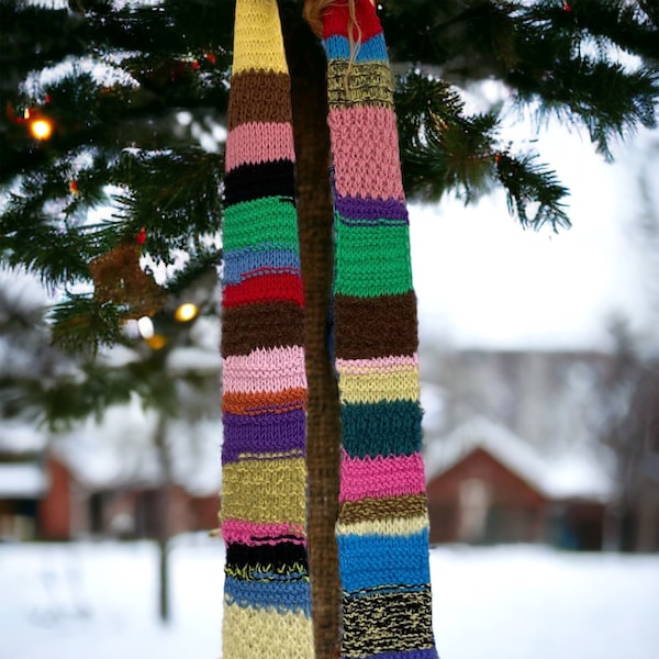 Écharpe rayée colorée, écharpe au crochet, écharpe chaude tricotée à la main, écharpe multicolore fabriquée de manière durable avec des restes de fil