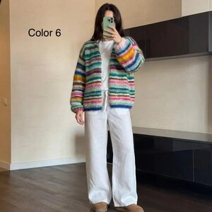手編みのカラフルなストライプカーディガン：コットンモヘア混紡、オーバーサイズフィット 画像 15