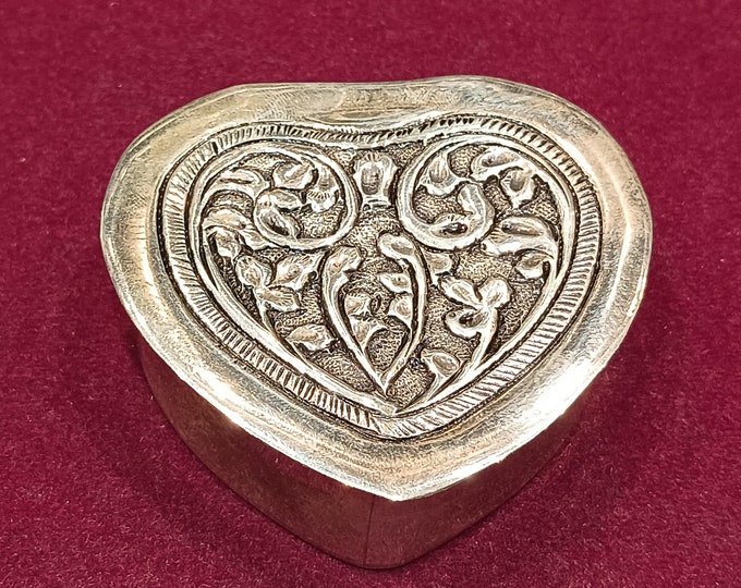 925 Sterling Silver Heart Shaped Kumkum Box, 88.7g BIS Hallmarked Sindoor Dani, Heavy Silver Pooja Box, Wedding Gift