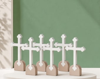 Faith Series® Small Arch Budded Standing Cross – Doopgunst en aandenken aan de drie-eenheid | Cadeau eerste communie | Australisch gemaakt