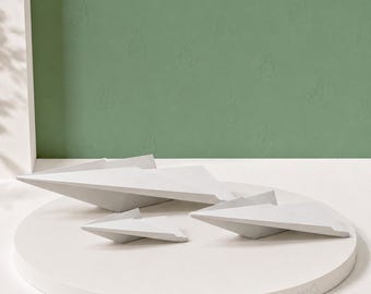 Papieren vliegtuigje Origami Series® – Origamisculptuur | Woondecoraties · Cadeau · Plank of hangende display | Australisch gemaakt · plantaardig