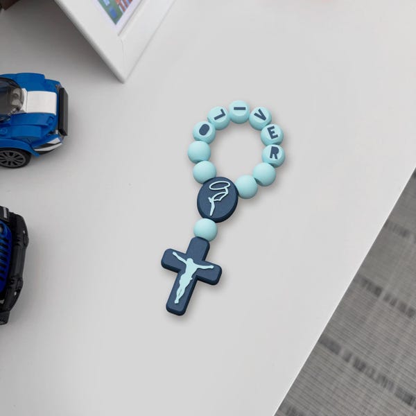 Rosario de bolsillo Faith Series® Little Hands con nombre personalizado / Mini rosario católico para niños / Regalo para primera comunión y bautismo / Colores personalizados