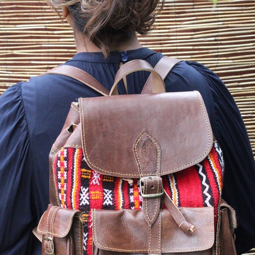 bristol small floral appliqué leather backpack Ana – Embroidered Bag in Brown or Black Black This thoughtfully crafted leather F25D1 Gregory 3D Hydro 3L Color:Rooibos Tea/Aegean Blue