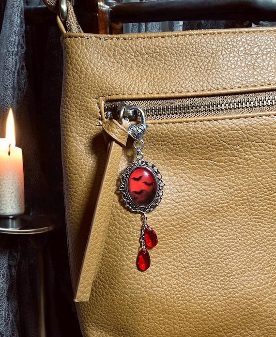 Vampire Purse Charm / Vampire Zipper Charm / Vampire Accessories/ Vampires / Gothic Charm / Vampire Gifts / Purse Charms / Spooky Charms