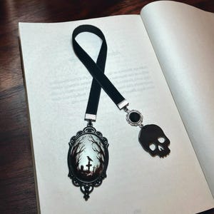 Gothic Raven Bookmark / Gift for Reader / Goth Girl / Bookmarks / Gothic Bookmark / Ravens / Spooky / Spooky Gifts