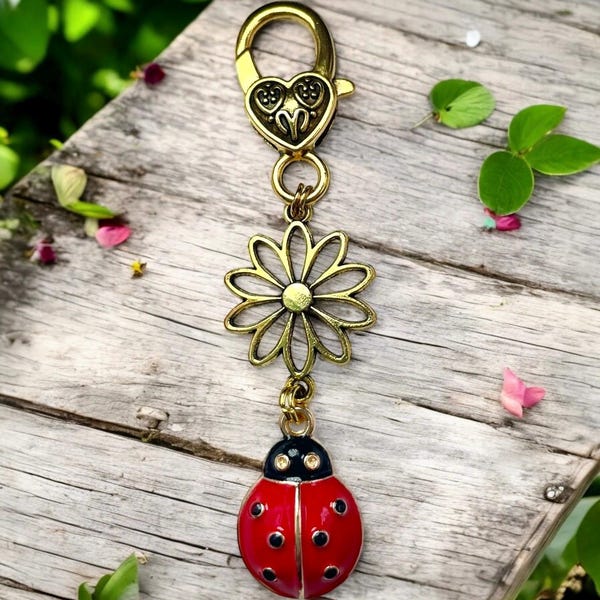 Ladybug Purse Charm / Ladybug Bag Accessory / Cute Bag Charms / Ladybugs / Ladybug Decor / Gift for Women / Backpack Charm / Zipper Charms