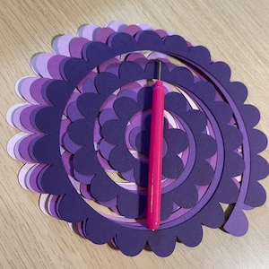 Kit di fiori di carta srotolati / Fioriera fai-da-te / Fiori pretagliati / Regalo / Anniversario / Regalo speciale per lei / Rosa / Facile da realizzare / Set di 25 fiori