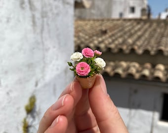 Miniature ranunculus in pot, Scale 1/12 - TO ORDER