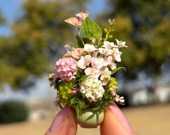 Dollhouse Floral arrangement , Scale 1/12