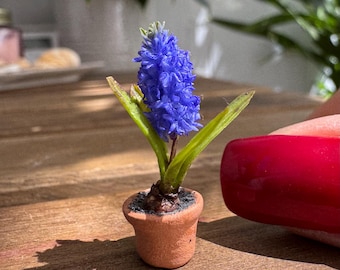 Dollhouse blue hyacinth  in pot, Scale 1/12 - TO ORDER