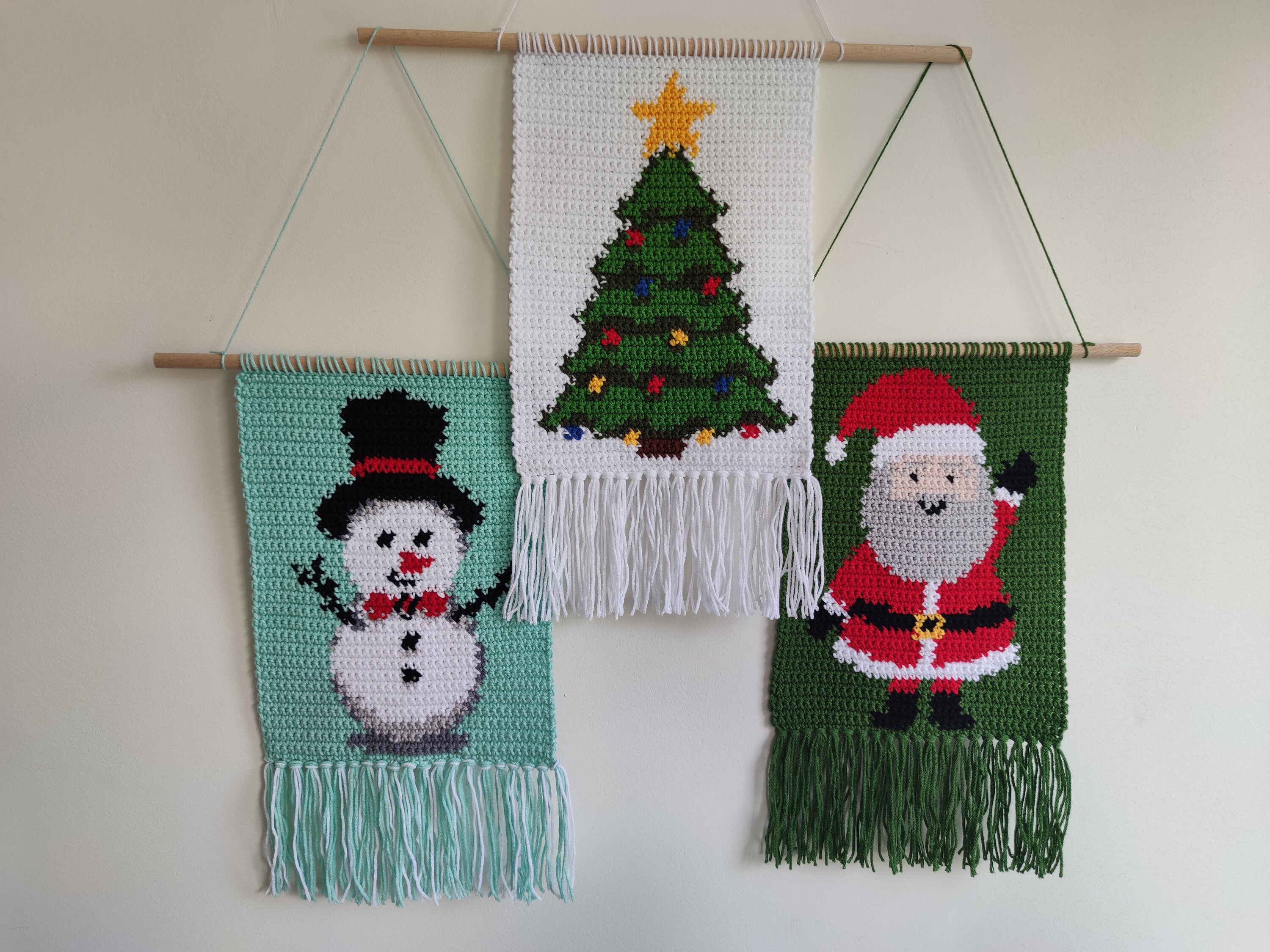 クリスマスパターン3 in 1。タペストリーパターン。かぎ針編みの壁掛け