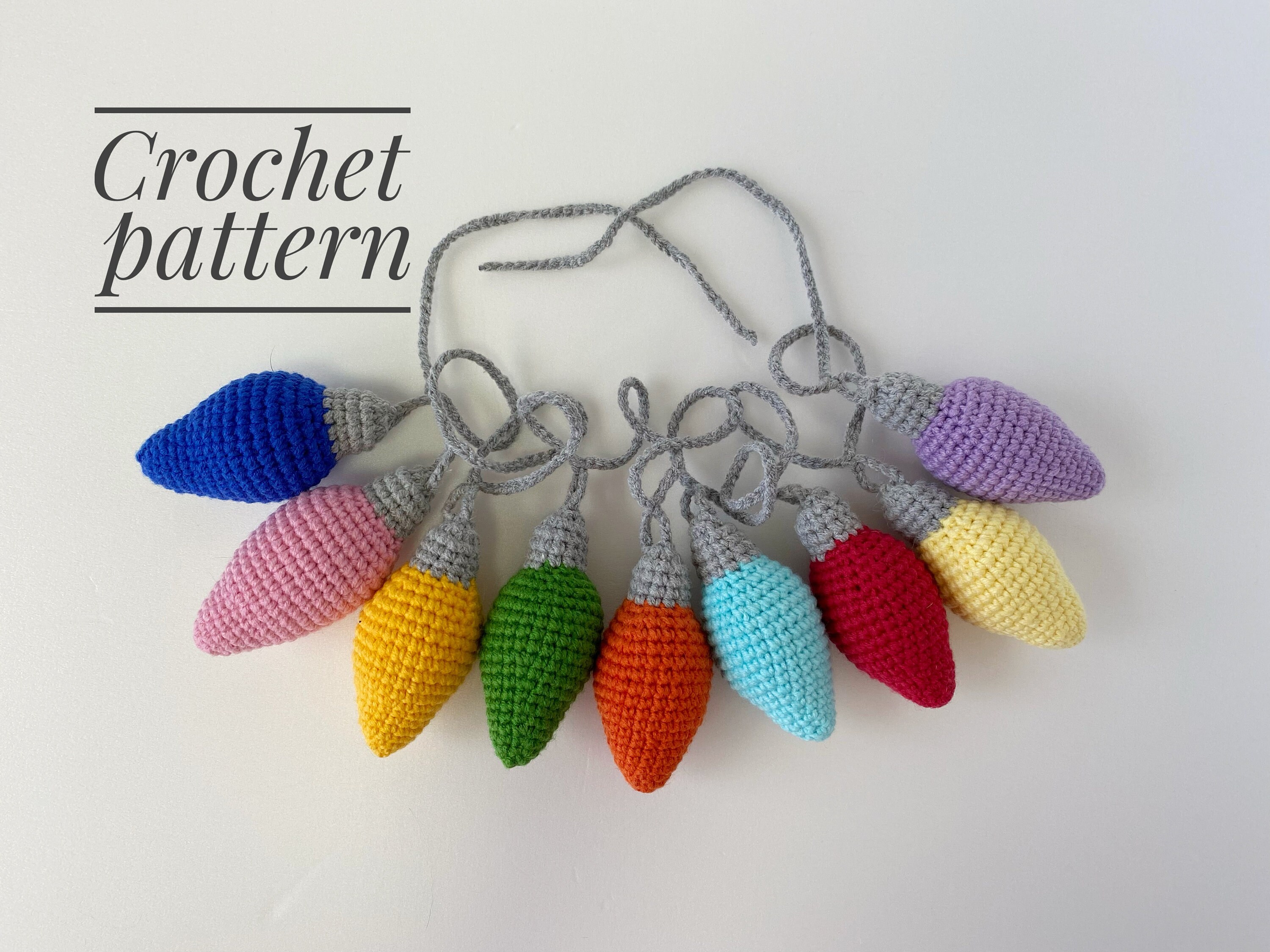 NO SEW light bulb crochet amigurumi pattern, lightbulb, kawaii, cute,  keychain, mini, small, little, tiny, quick, easy, fast, hæklet elpære