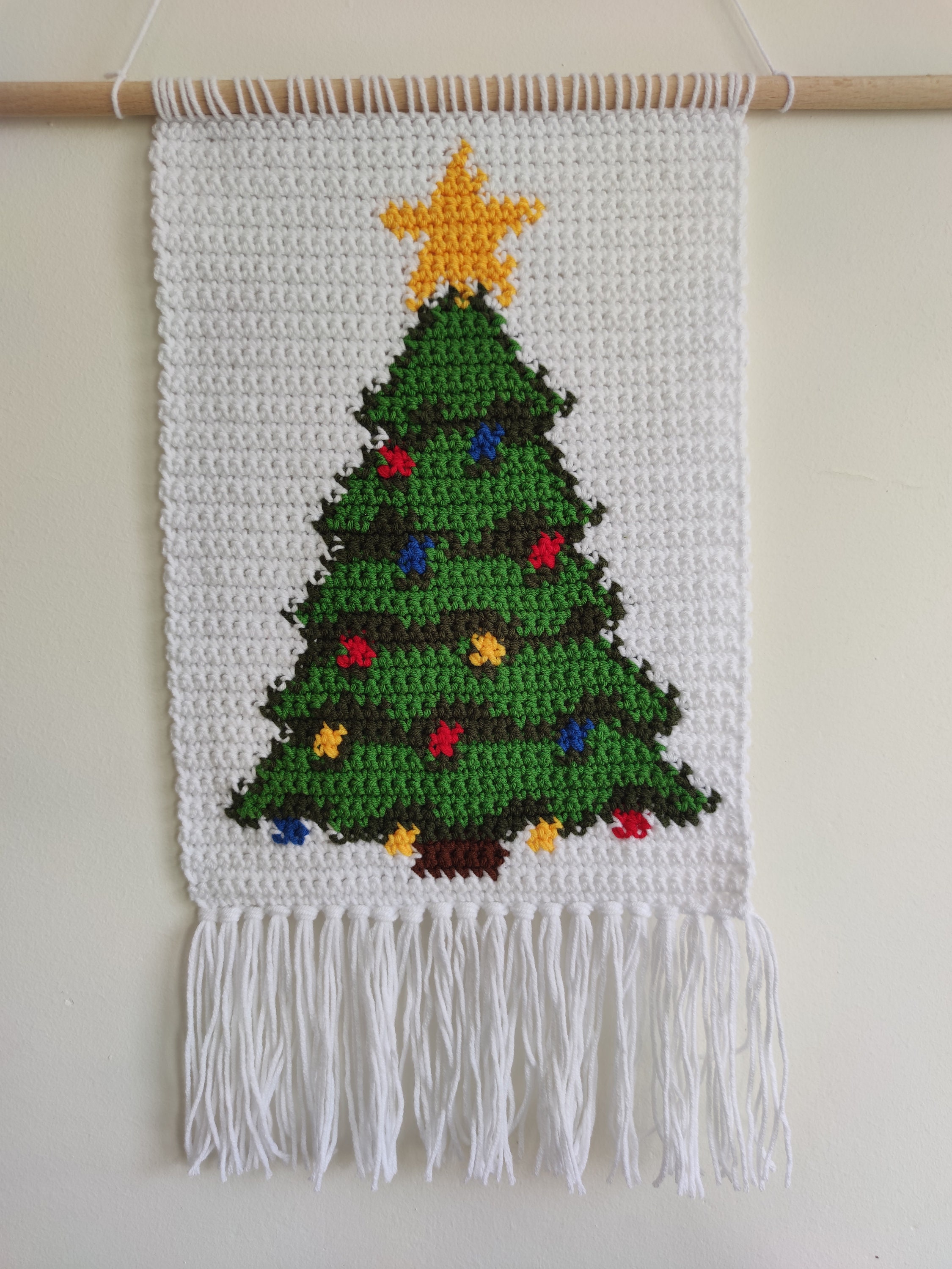 Christmas Tree Christmas Tapestry Pattern. Crochet Wall Hanging