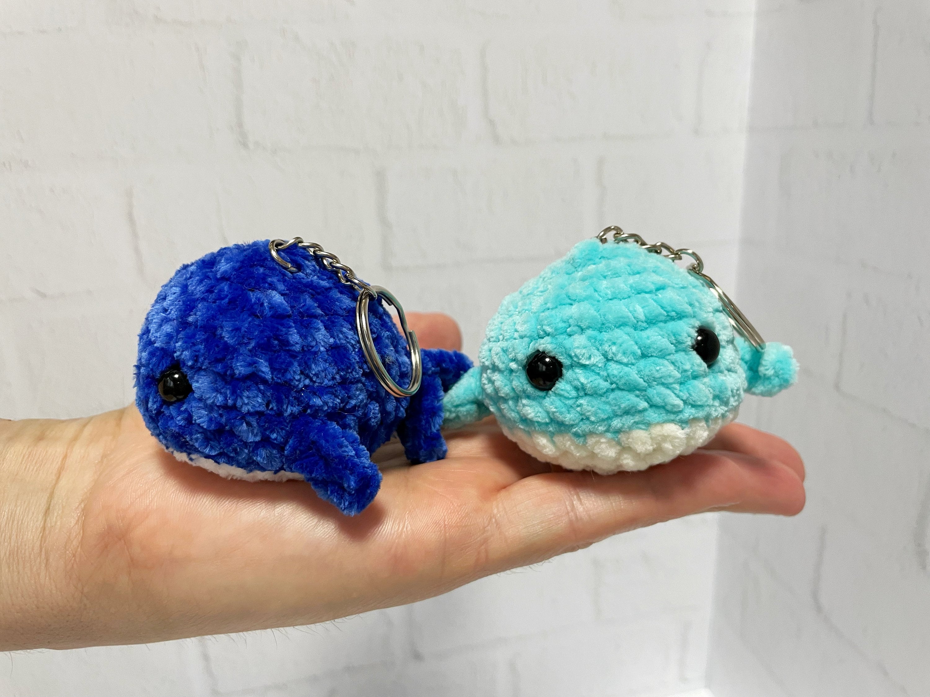 ぬいぐるみキーホルダークジラの編み図：かぎ針編みキーホルダークジラ