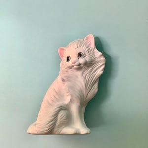 Vintage and very rare! Bisque Freeman-McFarlin Persian/long haired cat