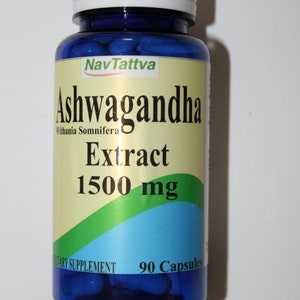 Peut inclure: Une bouteille bleue avec un couvercle blanc contenant 90 capsules d'extrait d'Ashwagandha 1500 mg de NavTattva. La bouteille a une &eacute;tiquette jaune avec des accents verts et bleus.