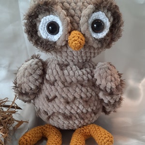 Eule,gehäkelt, Amigurumi, Handarbeit, Chenillegarn,Plüschtier, Stofftier, Kuscheltier Bild 2