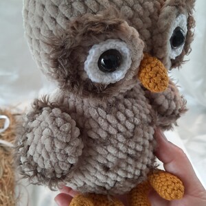 Eule,gehäkelt, Amigurumi, Handarbeit, Chenillegarn,Plüschtier, Stofftier, Kuscheltier Bild 8