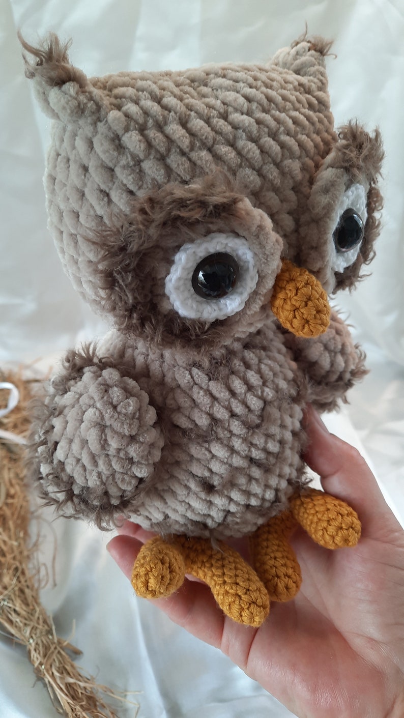 Eule,gehäkelt, Amigurumi, Handarbeit, Chenillegarn,Plüschtier, Stofftier, Kuscheltier Bild 8