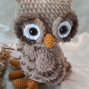 Eule,gehäkelt, Amigurumi, Handarbeit, Chenillegarn,Plüschtier, Stofftier, Kuscheltier Bild 6