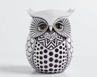 Resin Owl Sculpture – Modern Home Decor Figurine