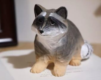 Statuetta di procione in legno intagliata a mano, decorazione da scrivania con realistico animale della foresta, scultura rustica di fauna selvatica