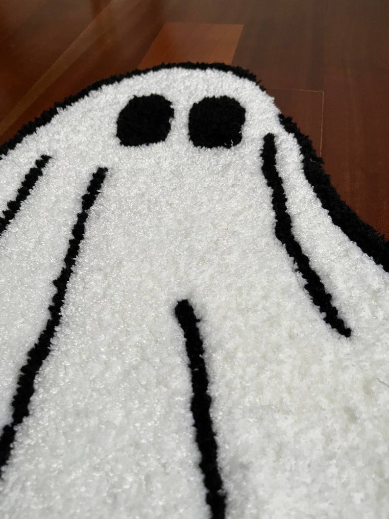 HALLOWEEN GHOST RUG / Different Sizes Tufted White Ghost Rug Etsy