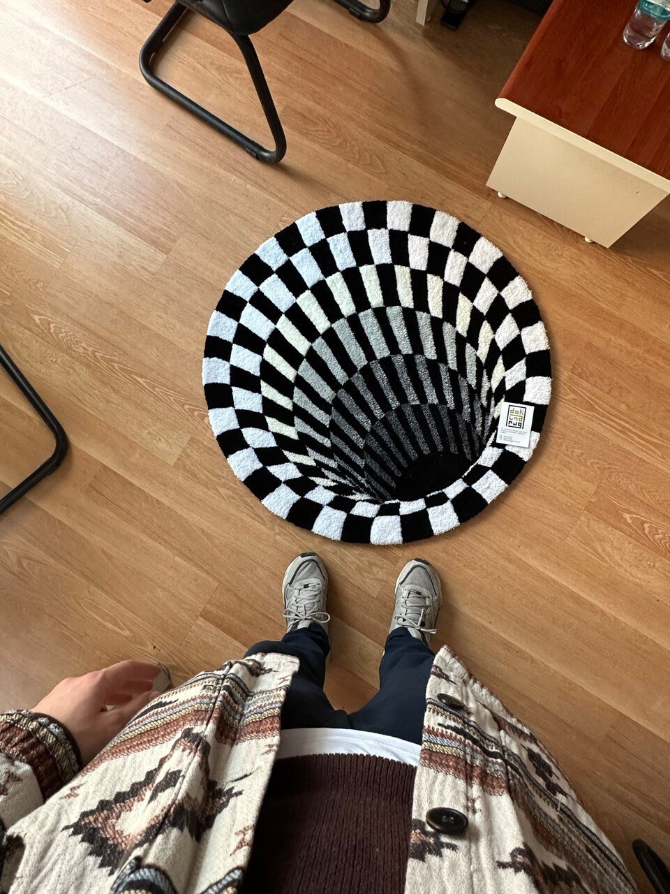 OPTICAL ILLUSION RUG / Handmade Fluffy Rug, Different Sizes, Black and ...