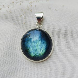 Blue Fire Labradorite Pendant, Women&#39;s Pendant, 925 Sterling Silver Pendant, Labradorite Jewelry Pendant, Gift For Her, Perfect Gift for her