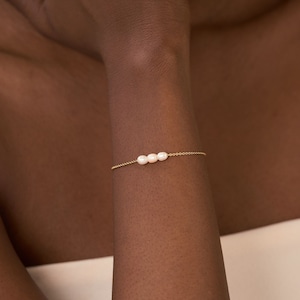 Pulsera de perlas naturales de agua dulce, pulsera de perlas reales delicadas, pulsera de novia, pulsera de perlas naturales para boda, regalo encantador, regalo para ella imagen 1