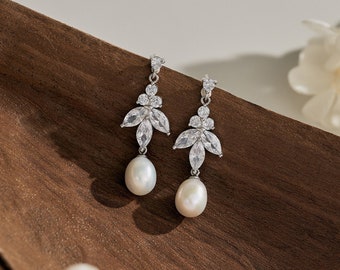 Boucles d'oreilles en perles d'eau douce naturelles sur feuille en argent sterling, boucles d'oreilles pendantes en perles de diamants, boucles d'oreilles de mariée délicates pour mariage, cadeau de demoiselle d'honneur